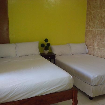Centillo Travellers Inn Катиклан Экстерьер фото