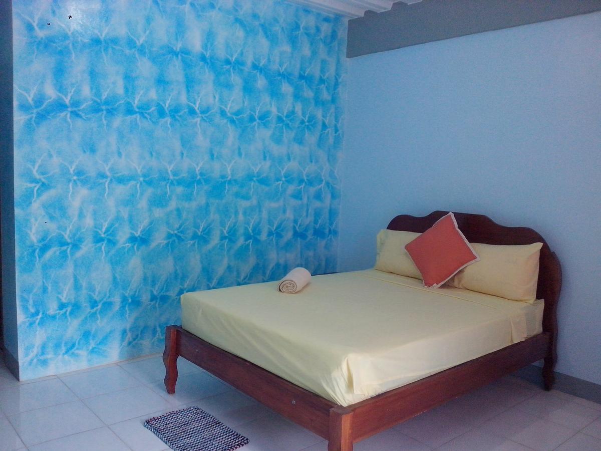 Centillo Travellers Inn Катиклан Экстерьер фото