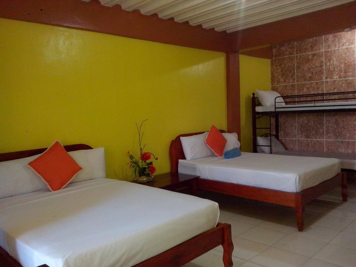 Centillo Travellers Inn Катиклан Экстерьер фото