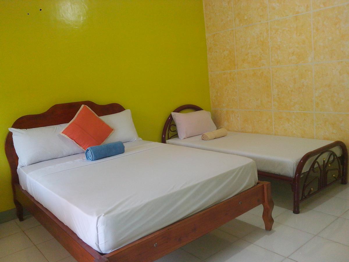 Centillo Travellers Inn Катиклан Экстерьер фото