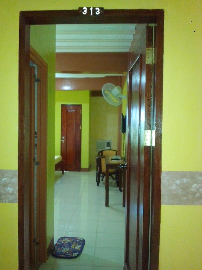 Centillo Travellers Inn Катиклан Экстерьер фото