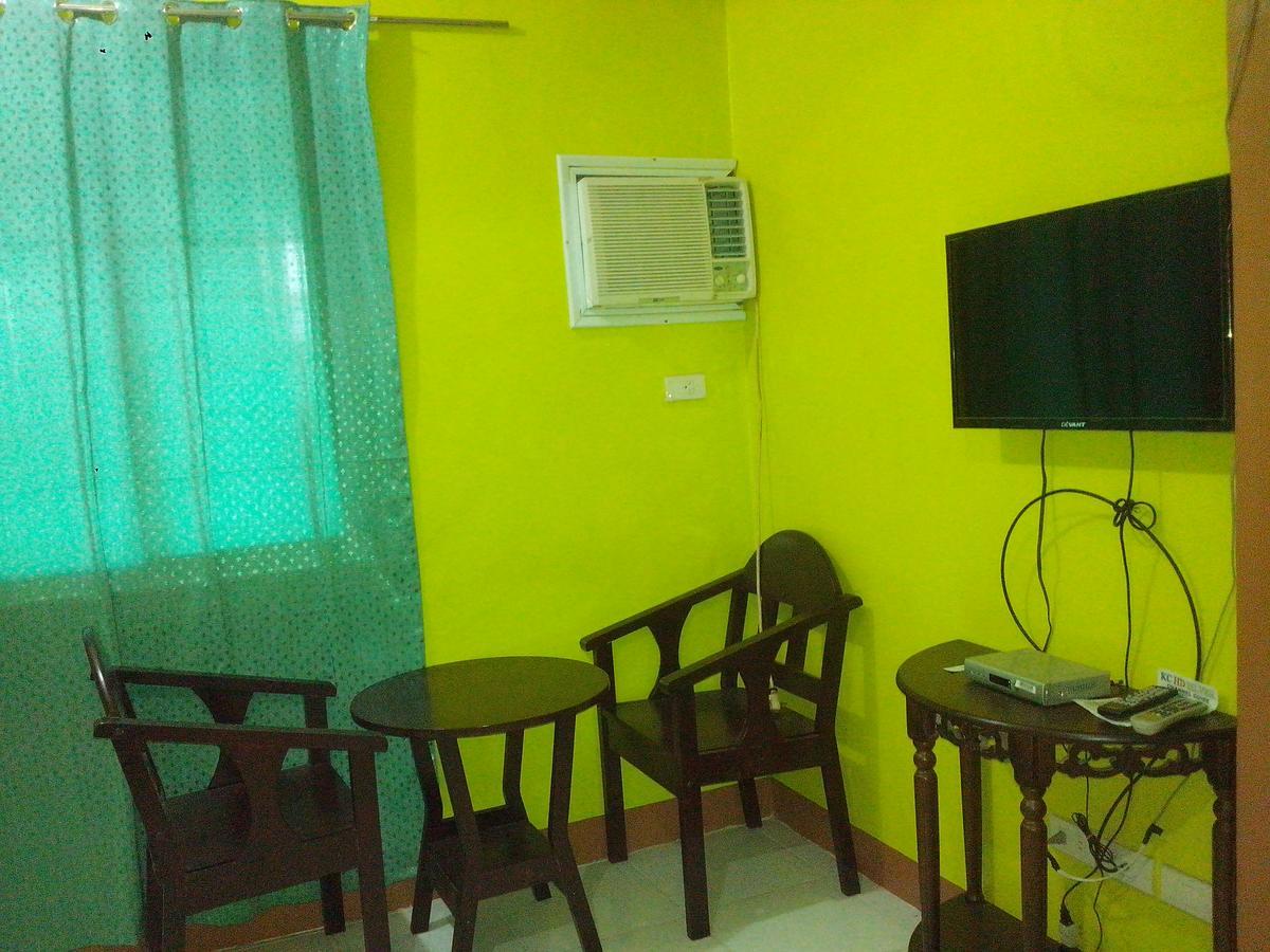 Centillo Travellers Inn Катиклан Экстерьер фото
